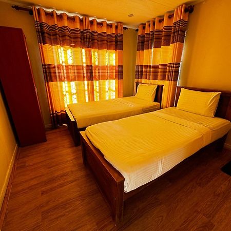 Blue Moon Hotel Nuwara Eliya Buitenkant foto