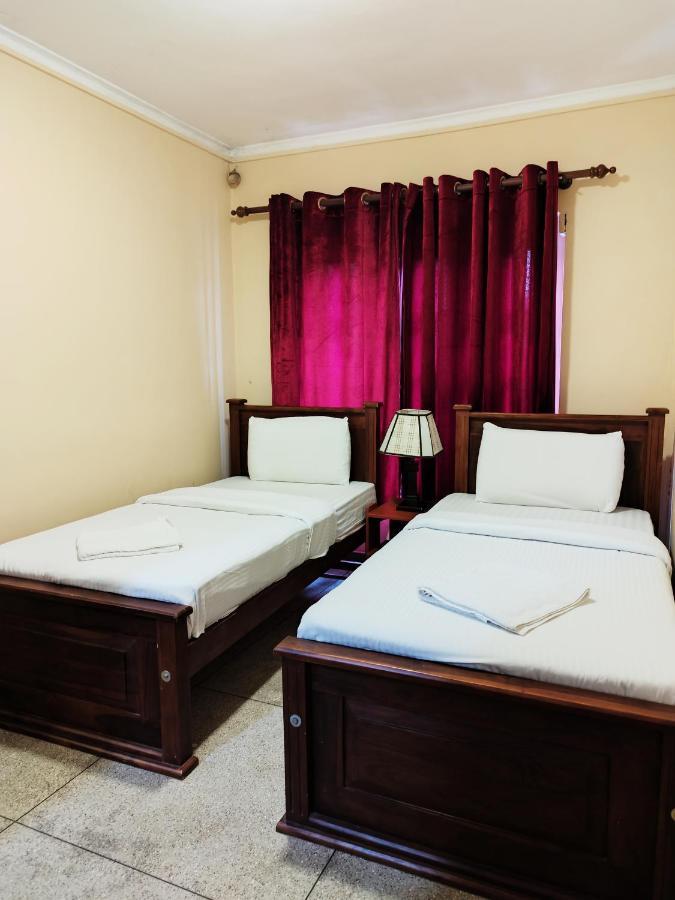 Blue Moon Hotel Nuwara Eliya Buitenkant foto