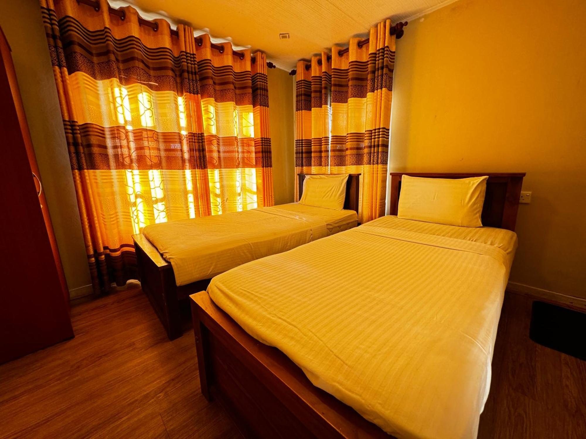 Blue Moon Hotel Nuwara Eliya Buitenkant foto