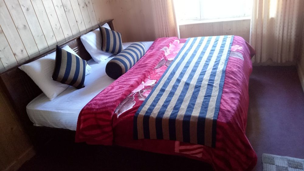 Blue Moon Hotel Nuwara Eliya Buitenkant foto