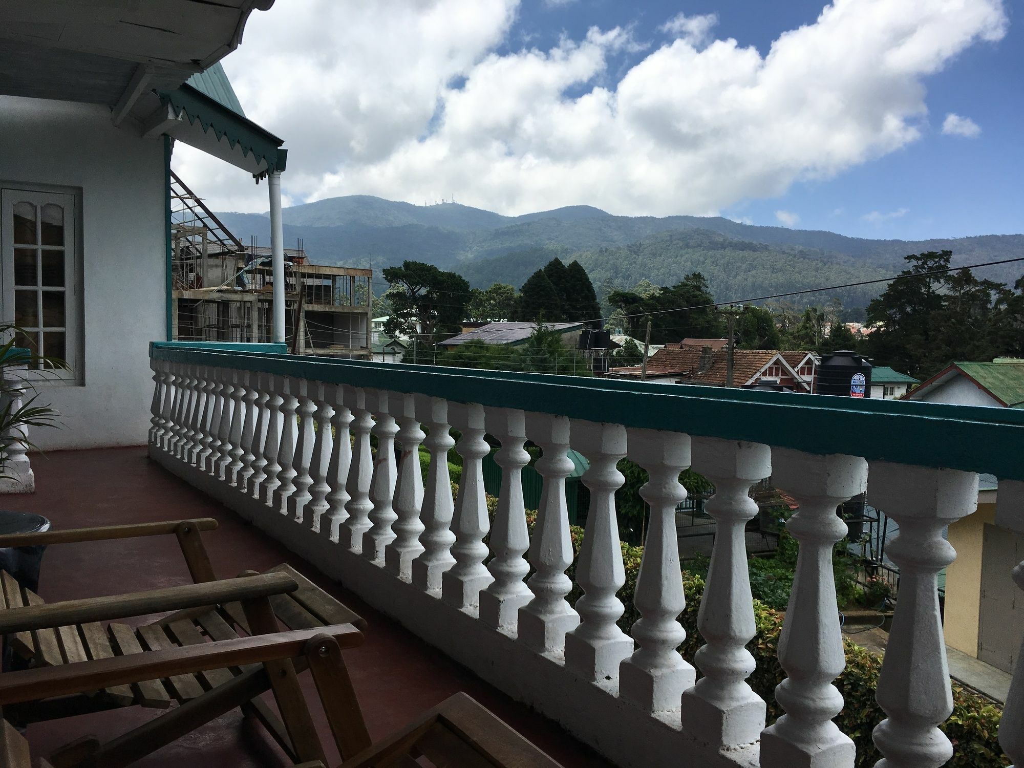 Blue Moon Hotel Nuwara Eliya Buitenkant foto
