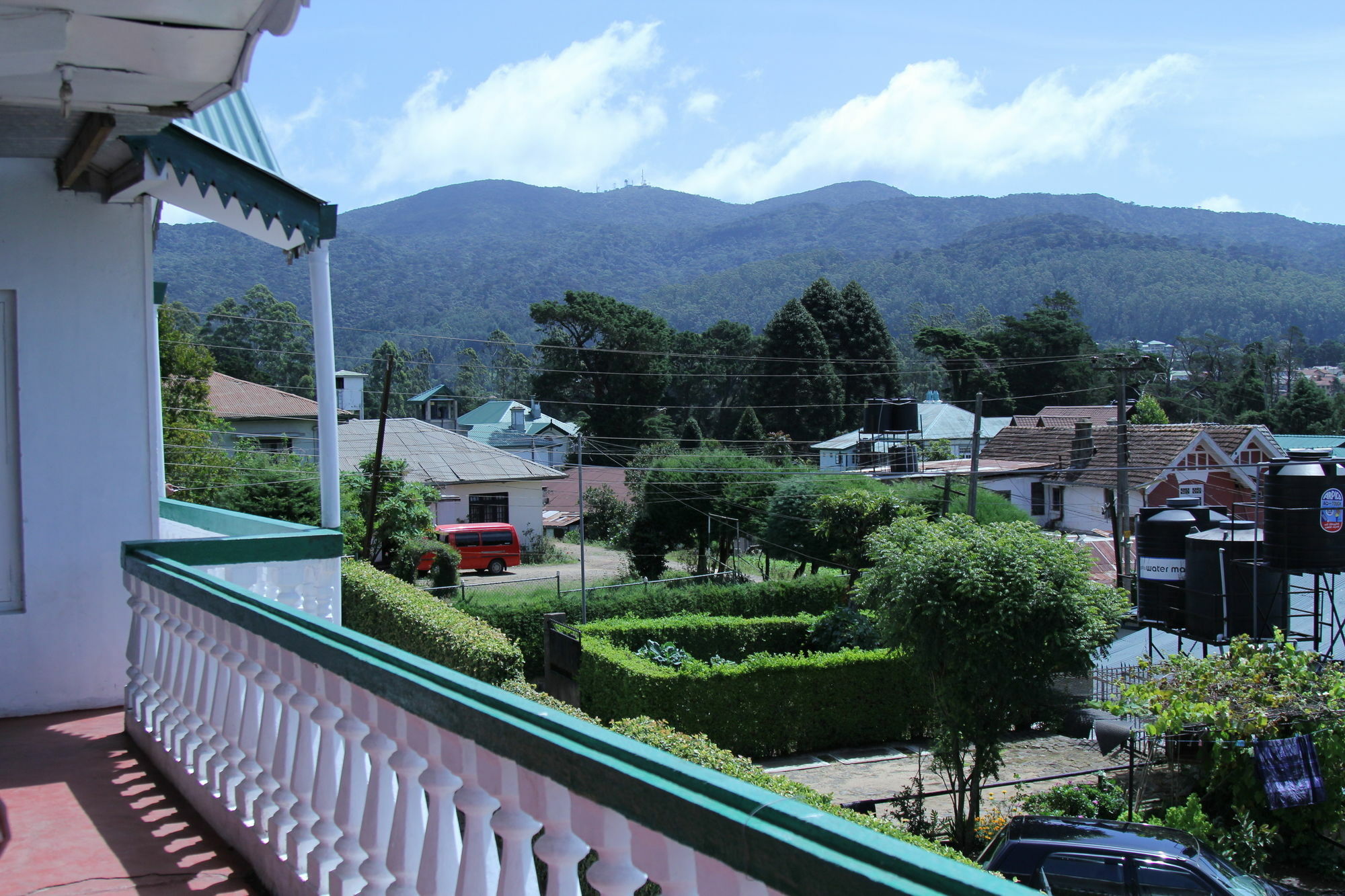 Blue Moon Hotel Nuwara Eliya Buitenkant foto